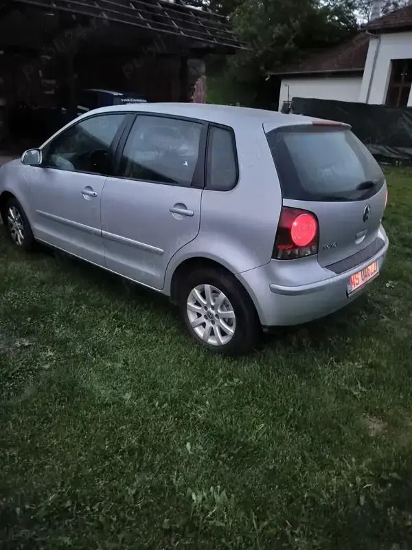 Utilizat 2009 VW Polo Berlinǎ | 2.500 EUR (Preț OK) - Imagine 1/4