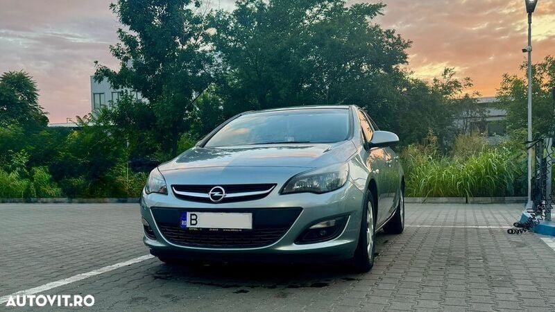 Gri Utilizat 2015 Opel Astra Essentia Hatchback | 5.800 EUR (Preț OK) - Imagine 1/4