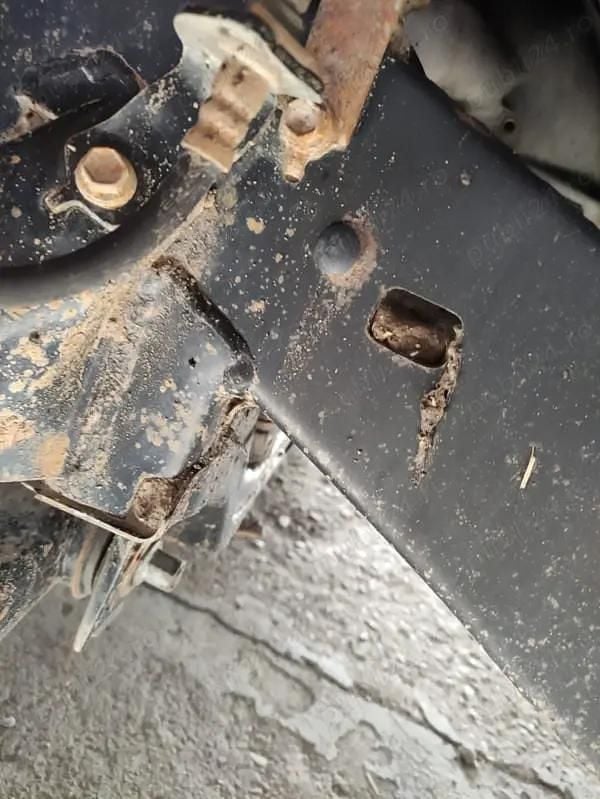 Second-hand Toyota HiLux 106 CP (77 kW) 2009 Pickup