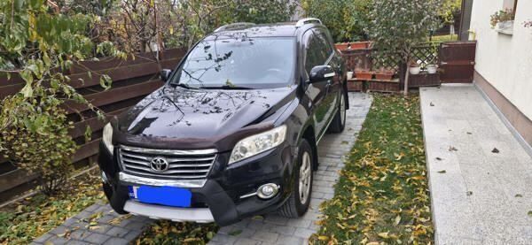 Negru Utilizat 2011 Toyota RAV4 Luxury SUV | 6.400 EUR (Preț OK) - Imagine 1/4