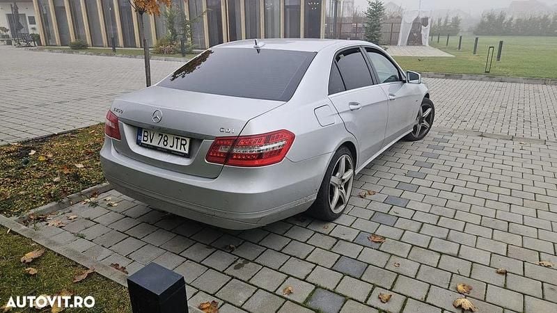 Culoaregri Utilizat 2012 Mercedes E250 Berlinǎ | 11.000 EUR (Super Preț) - Imagine 1/4
