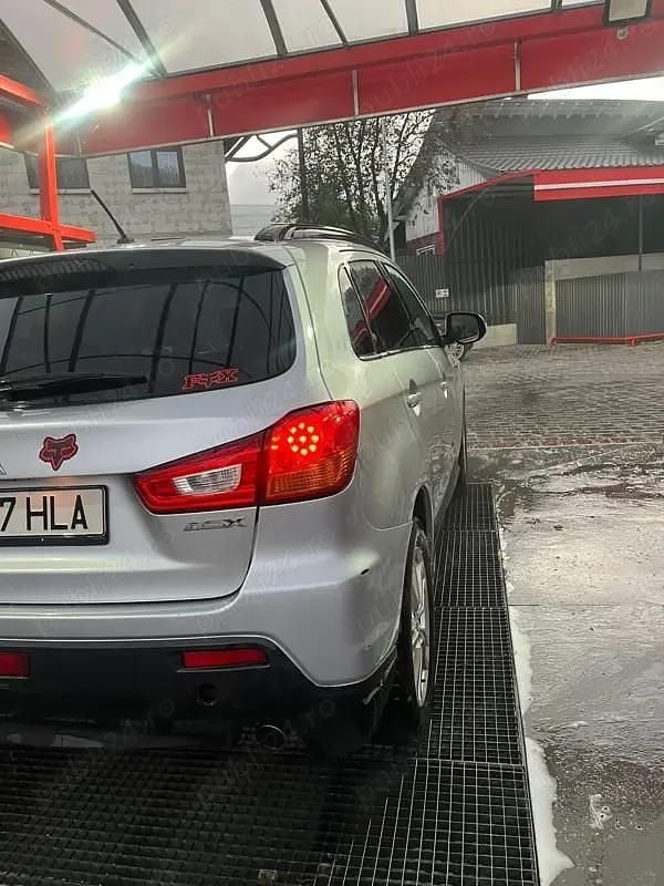 Utilizat 2011 Mitsubishi ASX SUV | 6.500 EUR (Preț OK) - Imagine 1/4