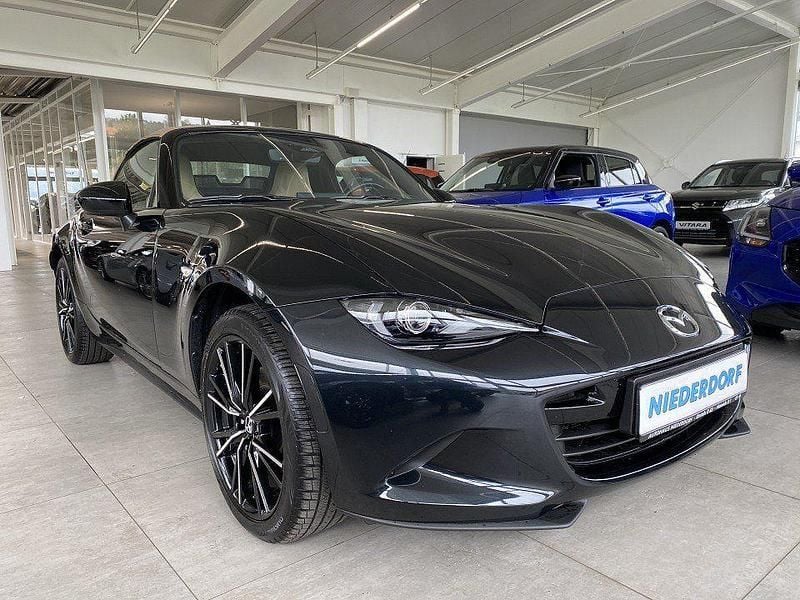 Utilizat 2024 Mazda MX5 Kazari Cabrio | 37.153 EUR - Imagine 1/1