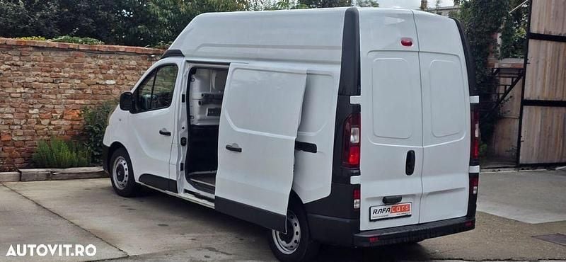 Second-hand Renault Trafic 125 CP (91 kW) 2018 Culoarealb Monovolum