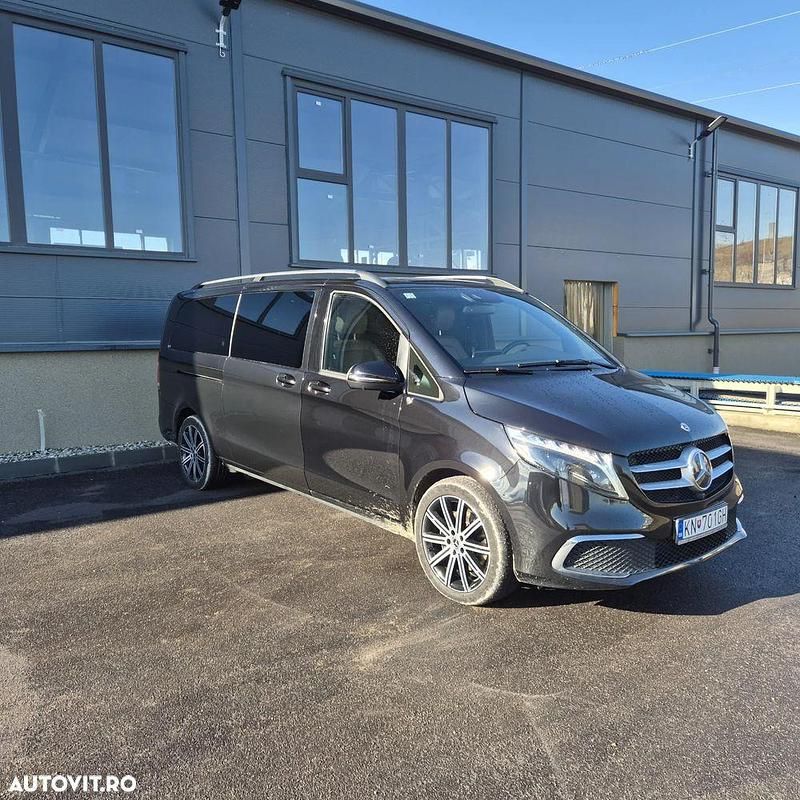 Culoarenegru Utilizat 2023 Mercedes V300 Edition Monovolum | 64.697 EUR (Super Preț) - Imagine 1/4