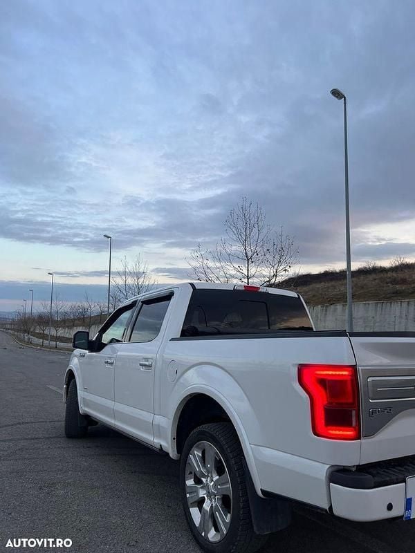 Second-hand Ford F-150 400 CP (294 kW) 2017 Culoarealb Pickup
