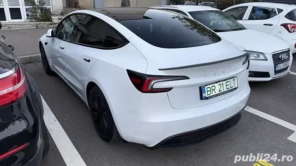 Second-hand Tesla Model 3 208 kW (283 CP) 2024 Berlinǎ