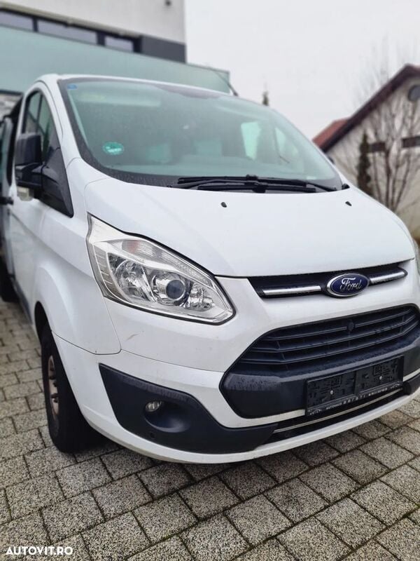 Alb Utilizat 2016 Ford Transit Custom Monovolum | 11.750 EUR (Preț bun) - Imagine 1/4