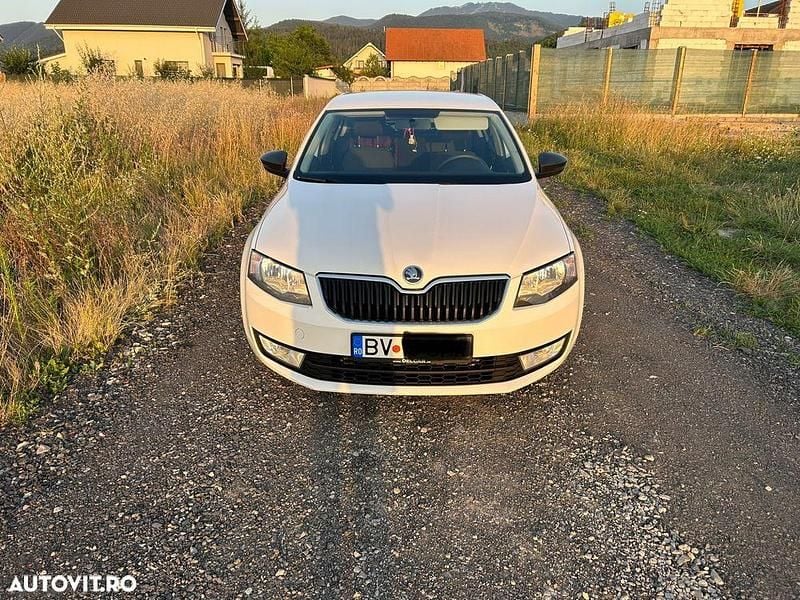 Culoarealb Utilizat 2016 Skoda Octavia Ambition Berlinǎ | 8.200 EUR (Preț bun) - Imagine 1/4