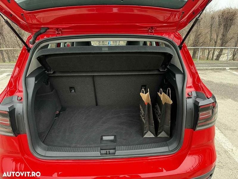 Second-hand VW T-Cross Style 115 CP (84 kW) 2020 Culoarerosu SUV