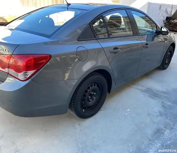 Second-hand Chevrolet Cruze 124 CP (91 kW) 2011 Culoaregri Berlinǎ