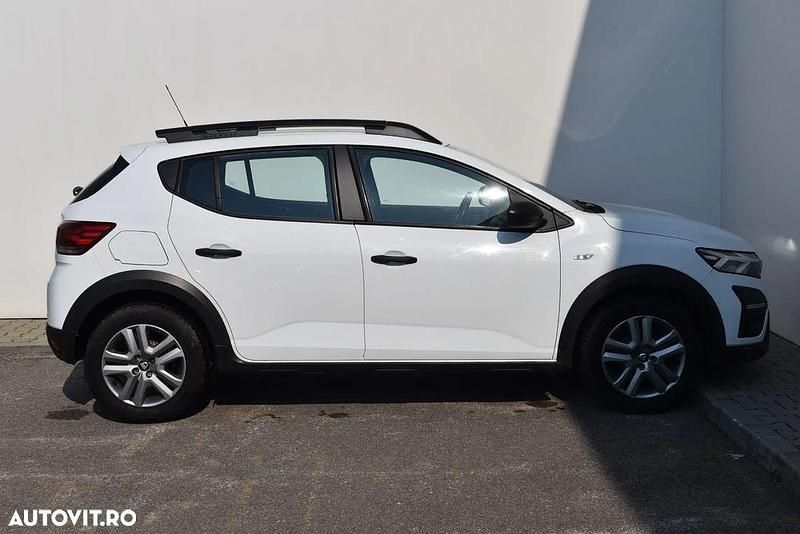 Second-hand Dacia Sandero Comfort 91 CP (66 kW) 2021 Albmetalic Hatchback