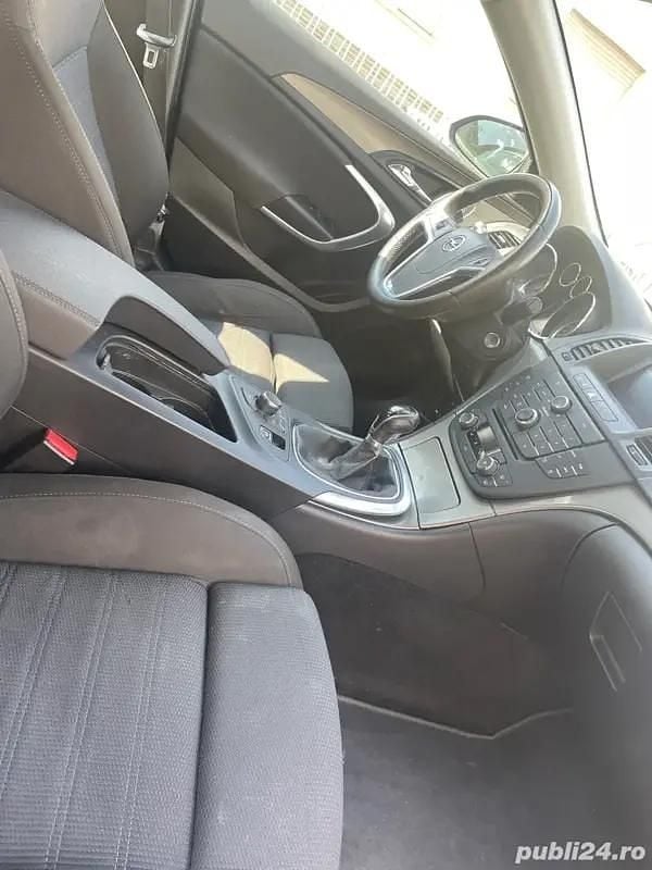 Second-hand Opel Insignia 131 CP (96 kW) 2010 Hatchback