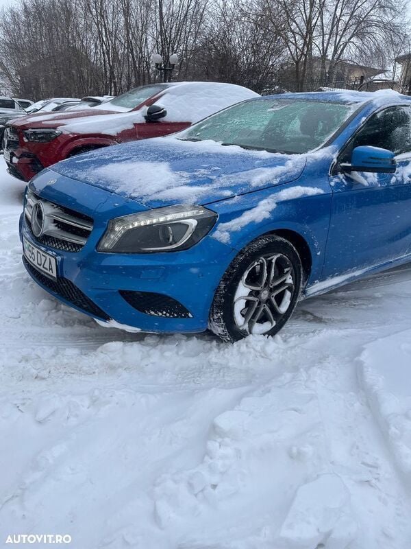 Albastru Utilizat 2014 Mercedes A200 Hatchback | 11.111 EUR (Preț OK) - Imagine 1/4