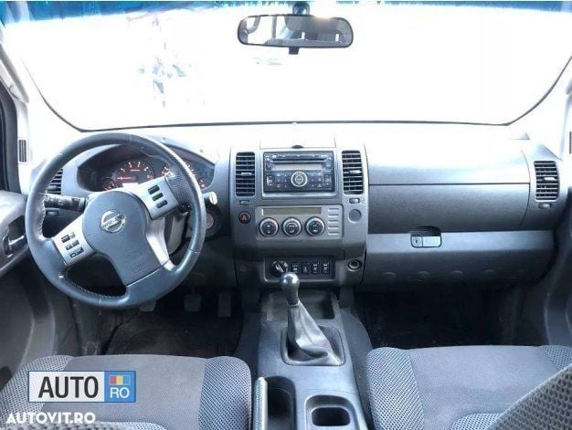 Second-hand Nissan Navara 174 CP (127 kW) 2008 Verde Pickup