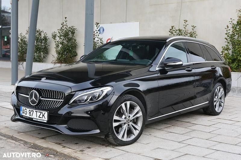 Second-hand Mercedes C250 204 CP (150 kW) 2015 Culoarenegru Break