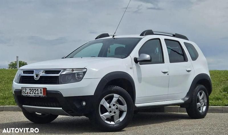Culoarealb Utilizat 2013 Dacia Duster Prestige SUV | 7.100 EUR (Preț bun) - Imagine 1/4