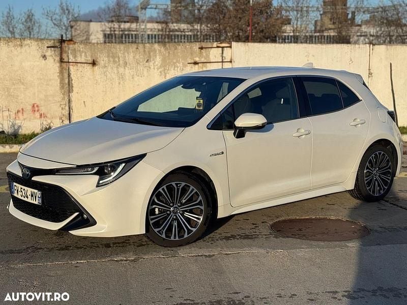 Second-hand Toyota Corolla 122 CP (89 kW) 2021 Culoarealb