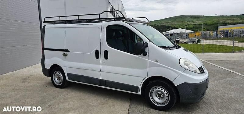 Culoareargint Utilizat 2010 Renault Trafic Van | 5.500 EUR (Preț bun) - Imagine 1/4