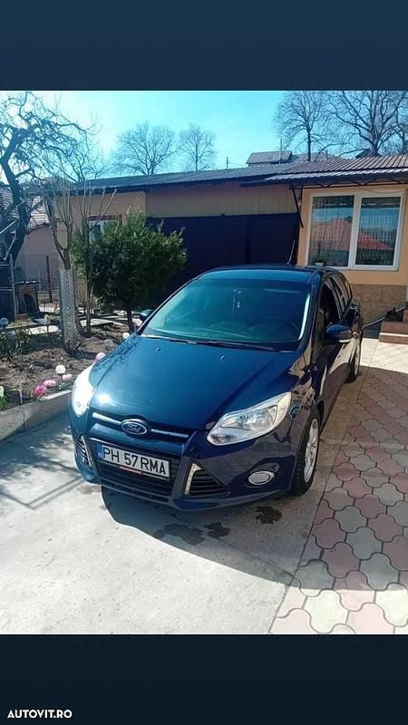 Culoarealbastru Utilizat 2012 Ford Focus Sport Hatchback | 4.100 EUR (Preț OK) - Imagine 1/4
