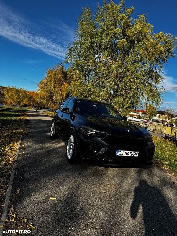 Culoarenegru Utilizat 2020 BMW X5 Comfort Edition SUV | 50.000 EUR (Scump) - Imagine 1/4