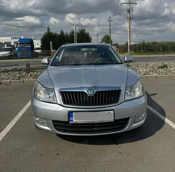 Gri Utilizat 2013 Skoda Octavia Berlinǎ | 5.500 EUR (Preț OK) - Imagine 1/4