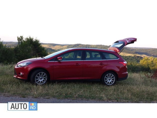 Rosu Utilizat 2011 Ford Focus Break | 7.200 EUR - Imagine 1/4