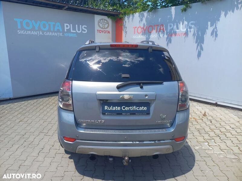 Second-hand Chevrolet Captiva LT 184 CP (135 kW) 2011 Argint SUV