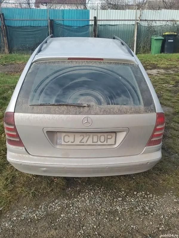 Utilizat 2003 Mercedes 200 Hatchback | 1.800 EUR - Imagine 1/4