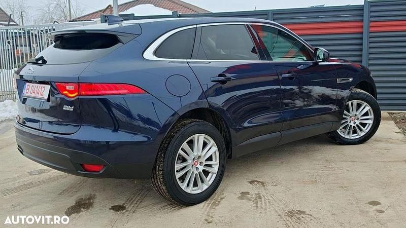 Second-hand Jaguar F-Pace 180 CP (132 kW) 2017 Culoarealbastru SUV
