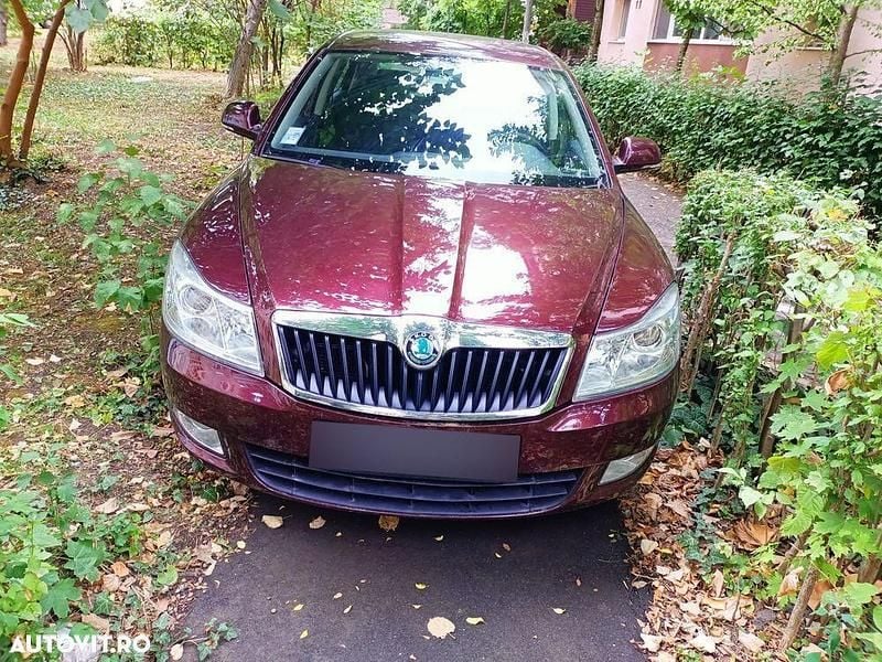 Culoarerosu Utilizat 2012 Skoda Octavia Ambiente Berlinǎ | 4.900 EUR (Preț bun) - Imagine 1/4