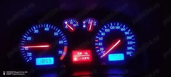 Second-hand VW Golf IV 105 CP (77 kW) 2002 Argintiu Hatchback