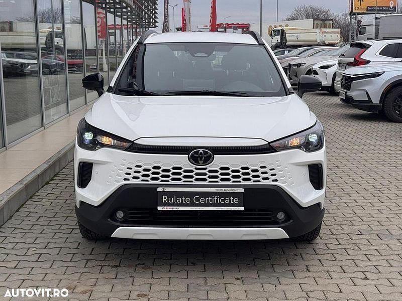 Second-hand Toyota Corolla Cross 140 CP (102 kW) 2025 Culoarealb SUV