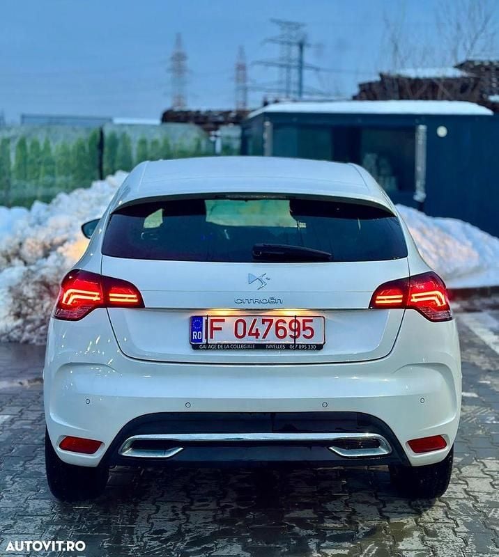 Second-hand Citroën DS4 Chic 120 CP (88 kW) 2014 Culoarealb Hatchback