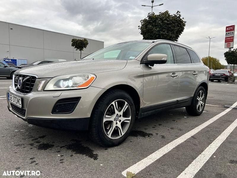 Culoareargint Utilizat 2012 Volvo XC60 Summum SUV | 10.000 EUR (Preț OK) - Imagine 1/4