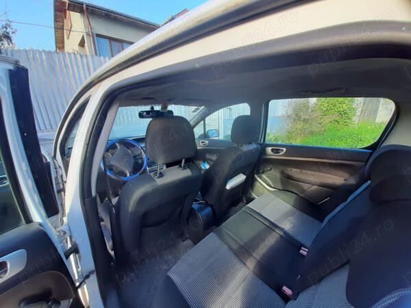 Utilizat 2006 Peugeot 307 Berlinǎ | 1.300 EUR - Imagine 1/4