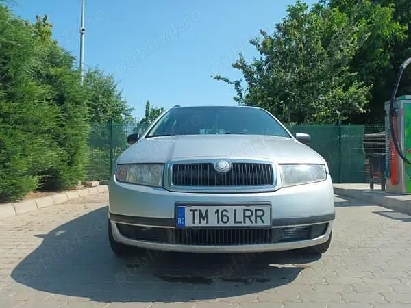 Argintiu Utilizat 2001 Skoda Fabia Hatchback | 900 EUR (Preț OK) - Imagine 1/4
