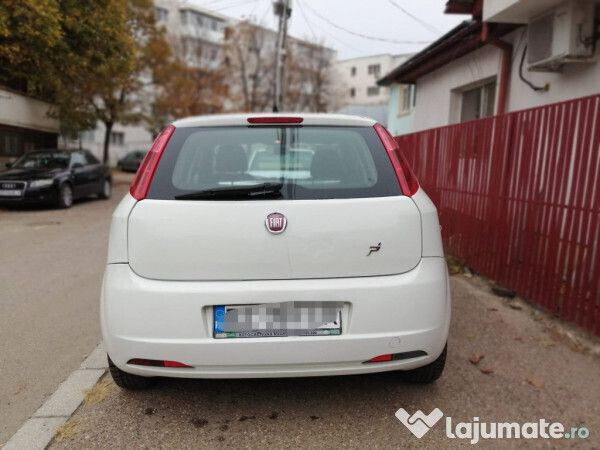 Second-hand Fiat Grande Punto 75 CP (55 kW) 2011 Alb Hatchback