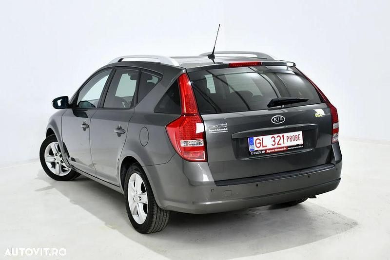 Second-hand Kia Ceed DREAM-TEAM Edition 115 CP (84 kW) 2011 Culoaregri Hatchback