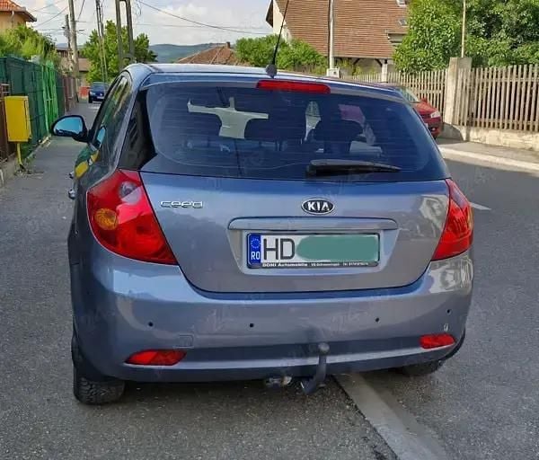 Albastru Utilizat 2010 Kia Ceed 2 Hatchback | 5.000 EUR - Imagine 1/4