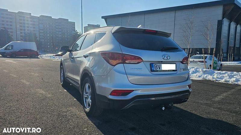 Second-hand Hyundai Santa Fe 200 CP (147 kW) 2016 Culoareargint SUV
