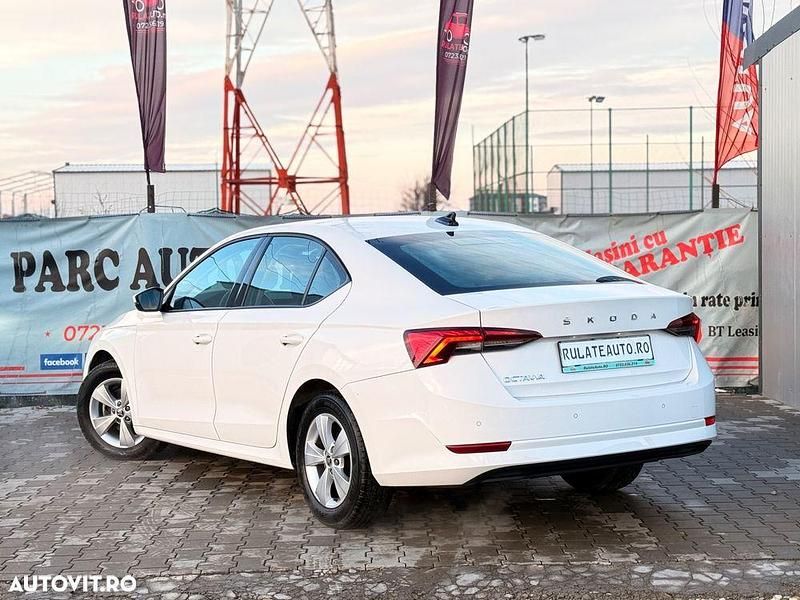 Second-hand Skoda Octavia Ambition 110 CP (80 kW) 2021 Culoarealb Berlinǎ