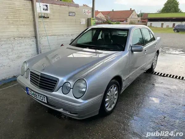 Utilizat 2000 Mercedes 220 Berlinǎ | 2.600 EUR - Imagine 1/4