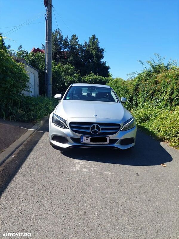 Argint Utilizat 2016 Mercedes C180 Avantgarde Berlinǎ | 19.500 EUR (Scump) - Imagine 1/4