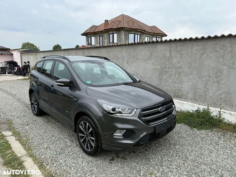 Gri Utilizat 2017 Ford Kuga ST-Line SUV | 12.990 EUR (Preț bun) - Imagine 1/4