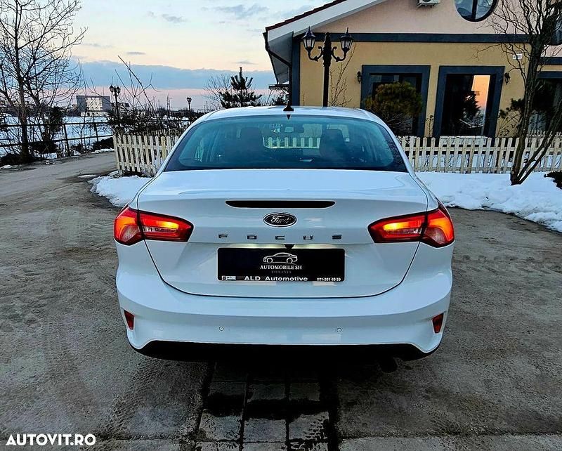 Second-hand Ford Focus Business Edition 120 CP (88 kW) 2021 Culoarealb Berlinǎ