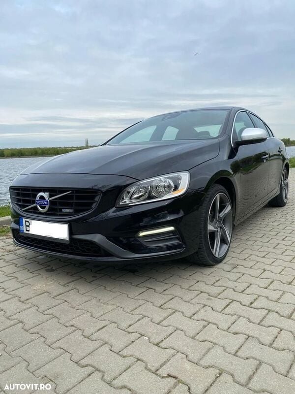 Negru Utilizat 2015 Volvo S60 R-Design Berlinǎ | 9.500 EUR (Preț OK) - Imagine 1/4