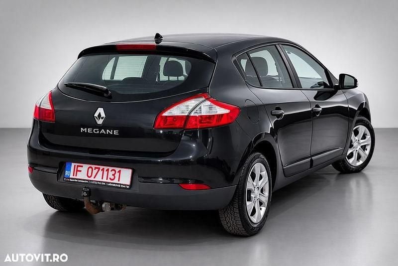 Second-hand Renault Mégane III Authentique 100 CP (73 kW) 2011 Culoarenegru Hatchback