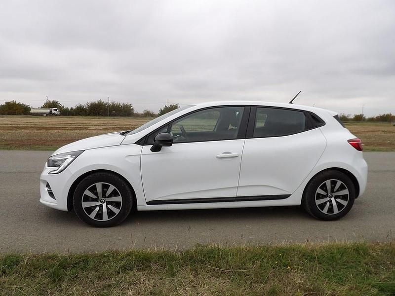 Second-hand Renault Clio V 140 CP (102 kW) 2022