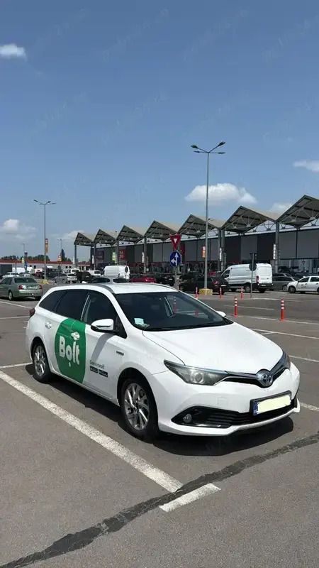 Utilizat 2016 Toyota Auris Hybrid | 9.900 EUR - Imagine 1/4